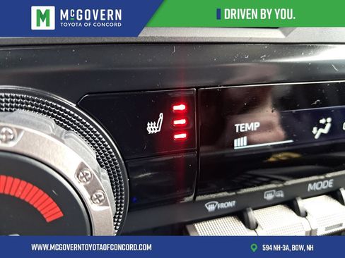 Used 2025 Toyota Tacoma SR5 AWD/4WD image 25