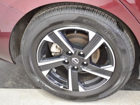 Used 2025 Nissan Sentra SV FWD image 36
