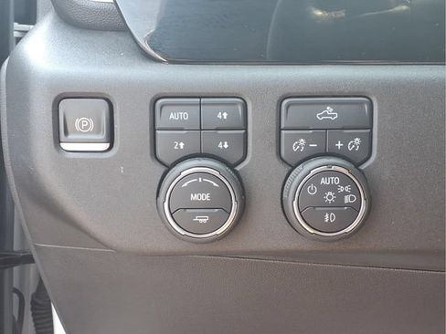Used 2022 Chevrolet Silverado 1500 LT Trail Boss AWD/4WD image 13