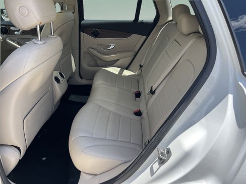 Used 2022 Mercedes-Benz GLC 300 image 28