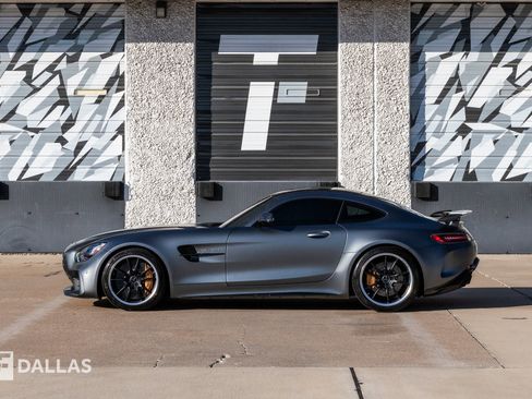 Used 2018 Mercedes-Benz AMG GT R image 8