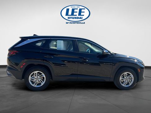 Certified 2025 Hyundai Tucson SE FWD image 6
