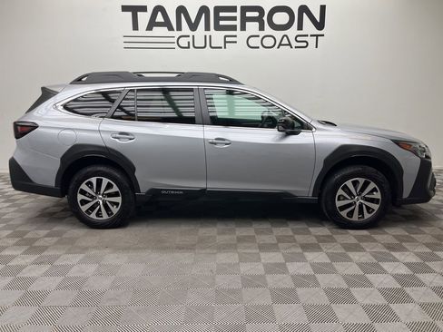 Used 2025 Subaru Outback Premium image 16