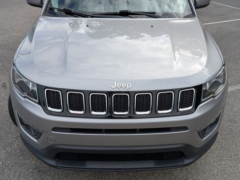 Used 2020 Jeep Compass Latitude w/ Popular Equipment Group FWD image 12