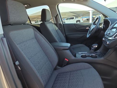 Used 2024 Chevrolet Equinox LT FWD image 18