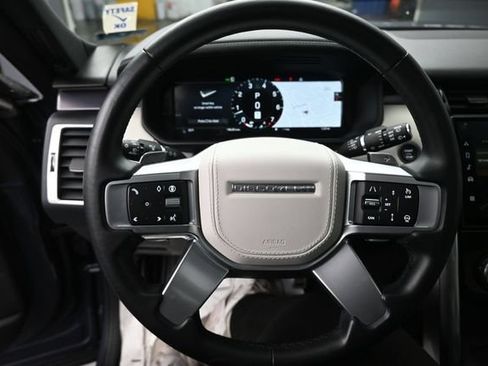 Used 2024 Land Rover Discovery Metropolitan Edition AWD/4WD image 20