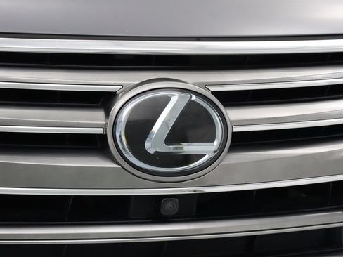 Used 2017 Lexus LX 570 4WD w/ Luxury Package image 8