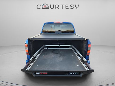 Used 2024 Nissan Frontier SL w/ Technology Package image 27