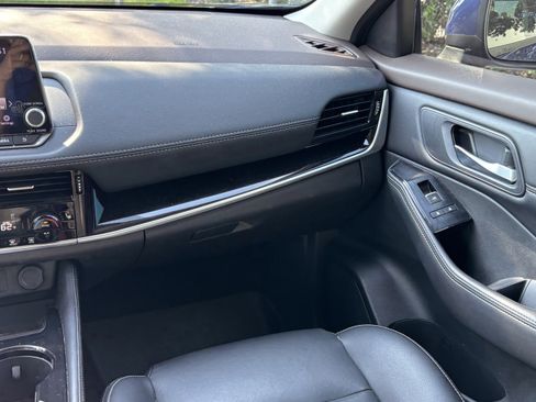 Used 2023 Nissan Rogue SL FWD image 36