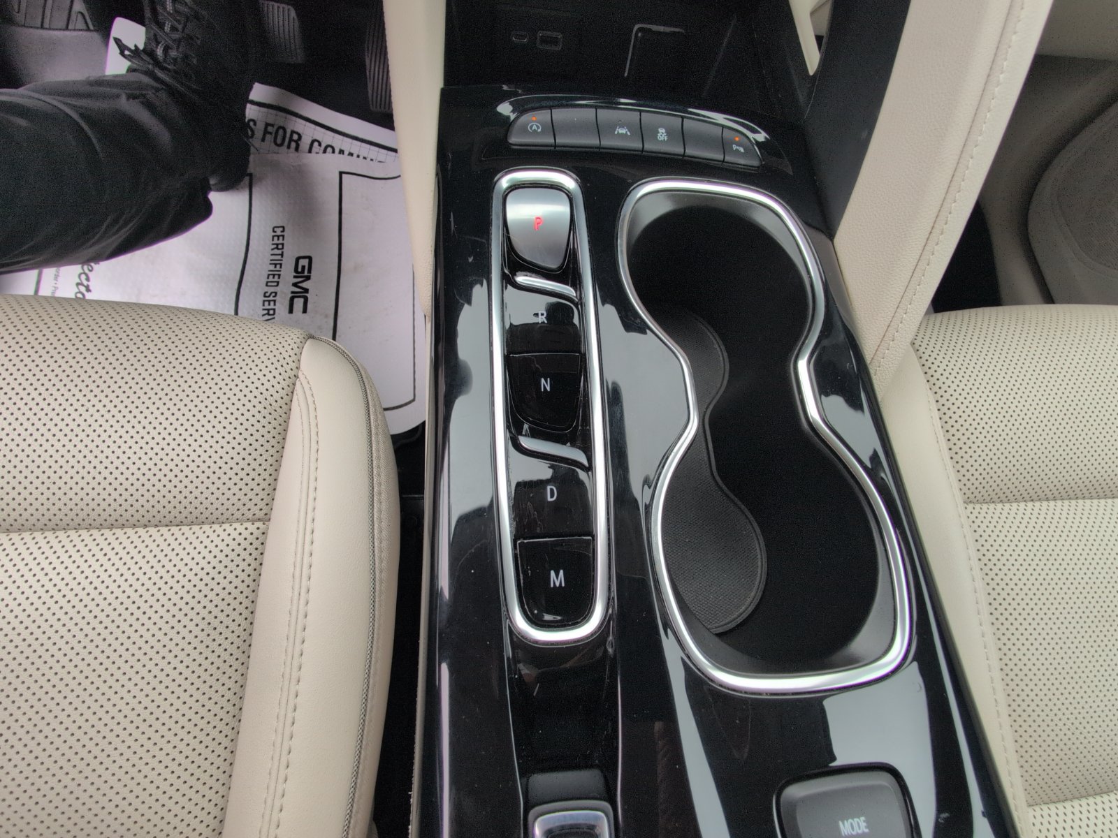 Used 2022 Buick Envision Essence w/ Safety Package FWD image 24