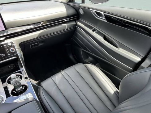 Used 2025 Genesis GV80 2.5T Standard AWD/4WD image 19