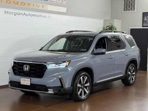 Used 2023 Honda Pilot Touring image 7
