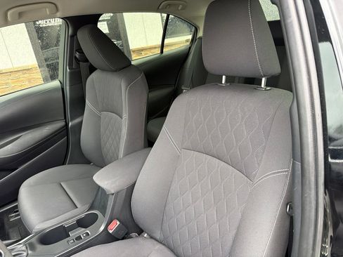 Used 2024 Toyota Corolla LE FWD image 3