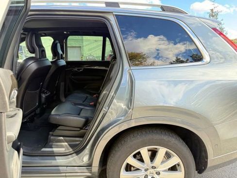 Used 2018 Volvo XC90 T6 Momentum w/ Convenience Package image 22