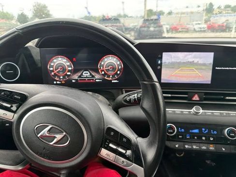 Used 2023 Hyundai Elantra SEL w/ Convenience Package FWD image 12