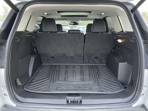 Used 2018 Ford Escape Titanium w/ Ford Safe & Smart Package image 28