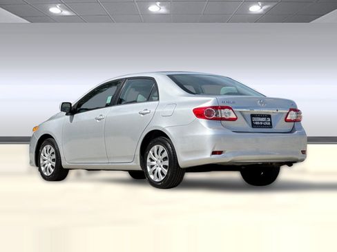 Used 2013 Toyota Corolla LE FWD image 3