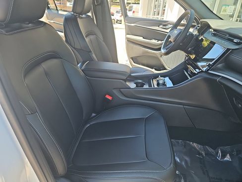 New 2026 Jeep Grand Cherokee L Limited AWD/4WD image 10