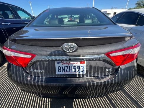 Used 2017 Toyota Camry SE image 5