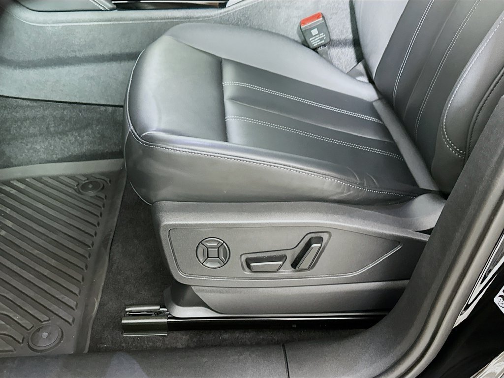 Used 2025 Audi Q5 Premium Plus w/ Premium Plus AWD/4WD image 9