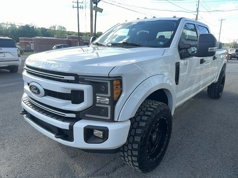 Used 2021 Ford F250 XLT w/ XLT Value Package AWD/4WD image 3
