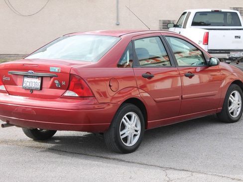 Used 2003 Ford Focus SE image 7
