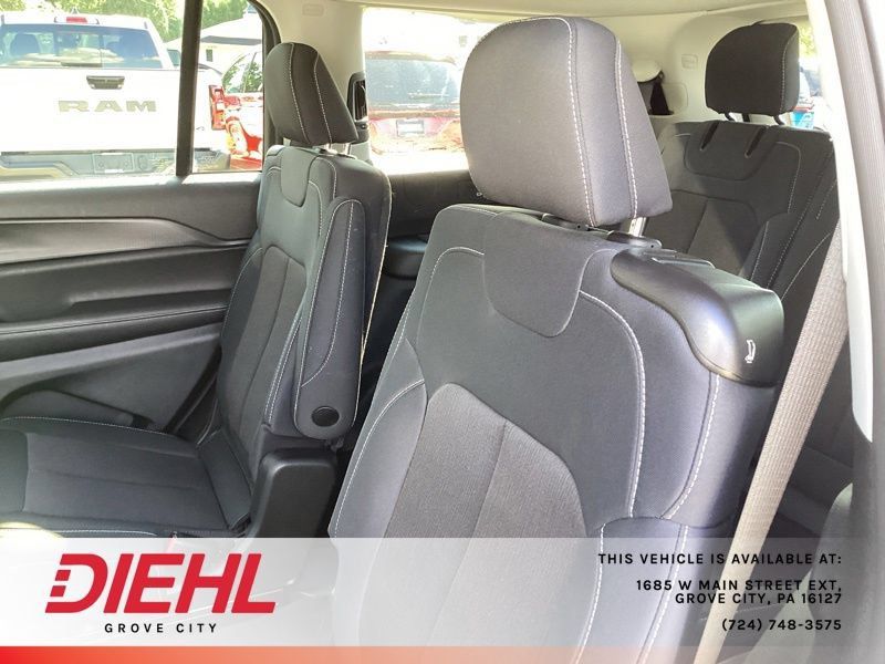 Used 2023 Jeep Grand Cherokee L Laredo w/ Luxury Tech Group I AWD/4WD image 19