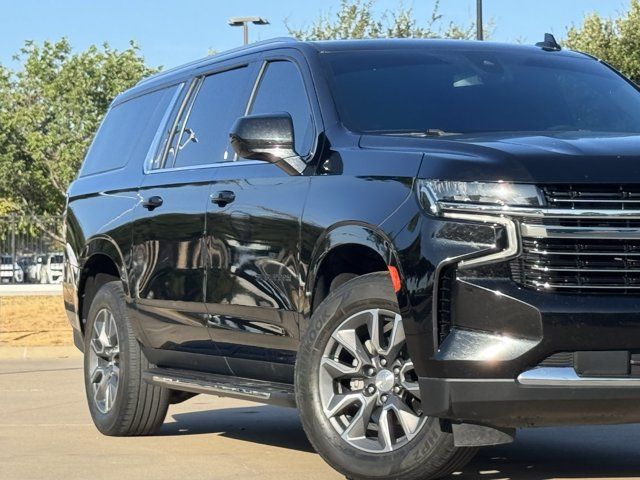 Used 2021 Chevrolet Suburban LT AWD/4WD image 3
