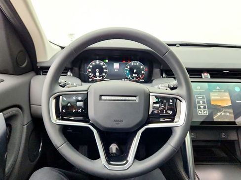 Used 2025 Land Rover Discovery Sport S image 21