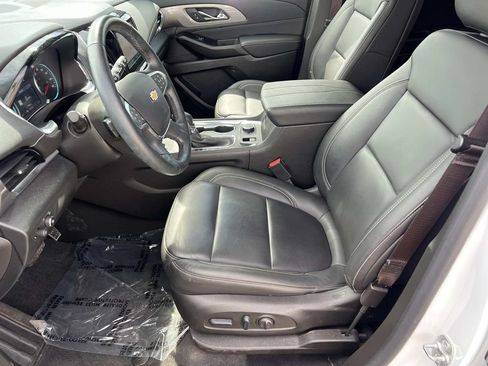 Used 2023 Chevrolet Traverse LT w/ LT Premium Package AWD/4WD image 16