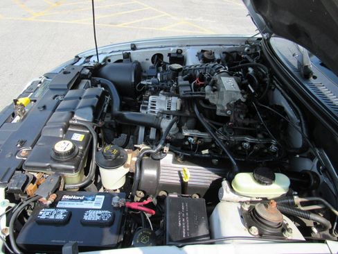 Used 2001 Ford Mustang GT RWD image 40