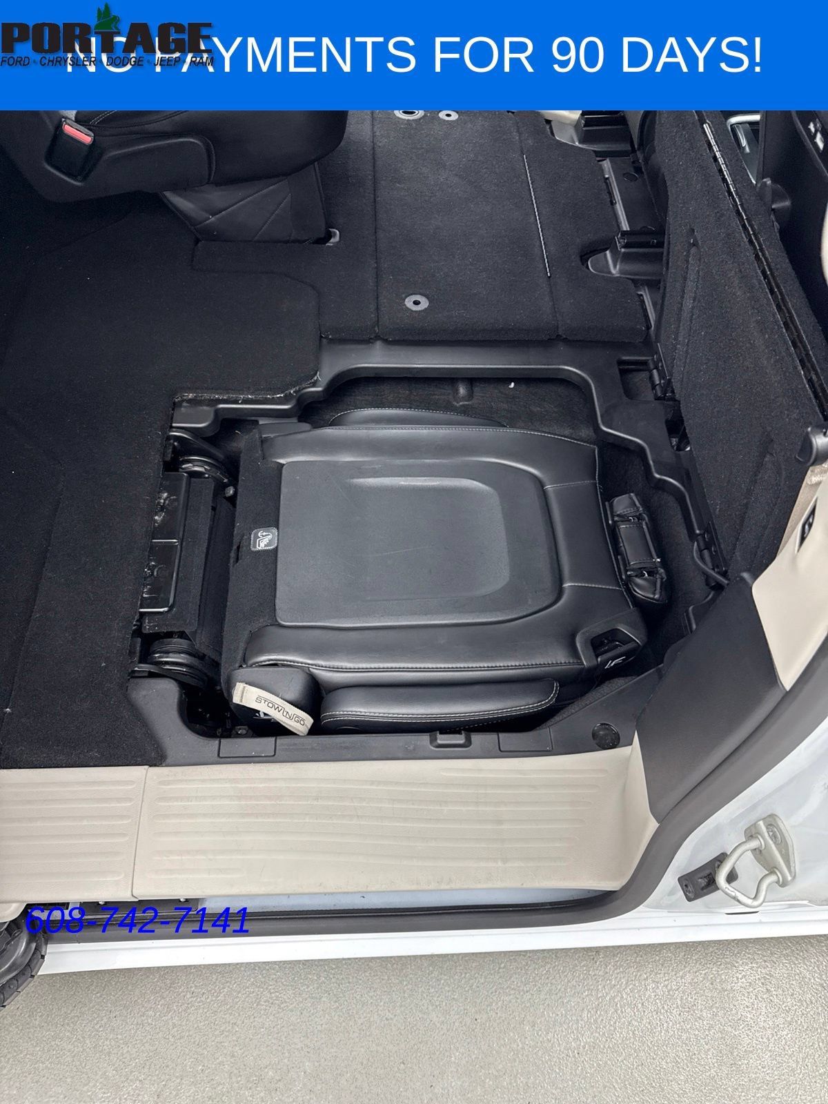 Used 2024 Chrysler Pacifica Touring-L FWD image 32