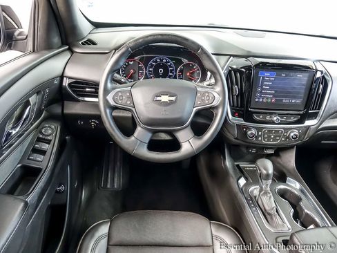 Used 2023 Chevrolet Traverse High Country AWD/4WD image 14