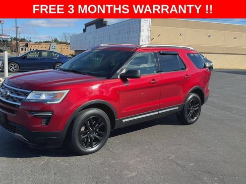 Used 2018 Ford Explorer XLT AWD/4WD image 6