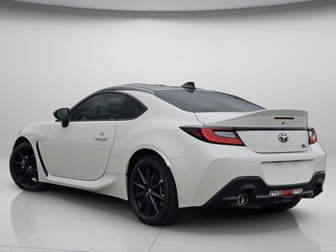 Used 2023 Toyota GR86 Premium RWD image 20