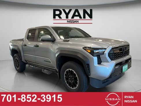 Used 2024 Toyota Tacoma TRD Off-Road w/ TRD Off Road Premium Package image 7