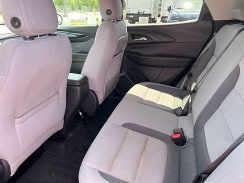 Used 2024 Chevrolet TrailBlazer LT w/ LT Cold Weather Package FWD image 27