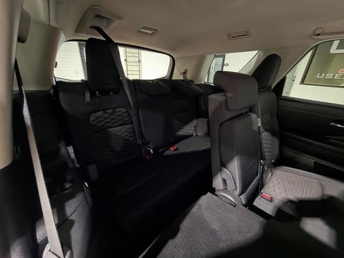 Used 2022 Nissan Pathfinder SV FWD image 17