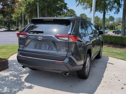Used 2025 Toyota RAV4 XLE FWD image 10