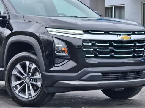 Certified 2025 Chevrolet Equinox LT image 3