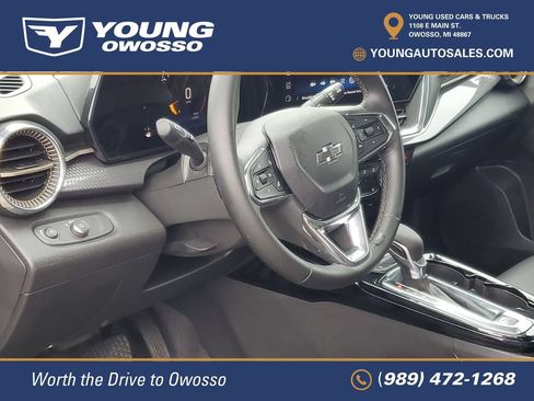 Certified 2025 Chevrolet Trax ACTIV w/ Sunroof Package FWD image 10