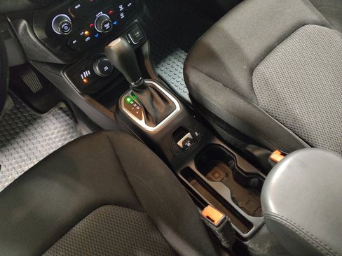 Used 2020 Jeep Renegade Altitude AWD/4WD image 26