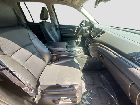 Certified 2025 Honda Ridgeline RTL image 31