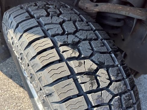 Used 2015 Ford F150 XLT AWD/4WD image 5