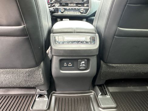 Used 2023 Nissan Pathfinder Platinum w/ Cargo Package AWD/4WD image 9
