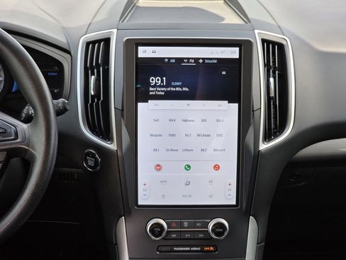 Used 2024 Ford Edge SE w/ Black Appearance Package image 18