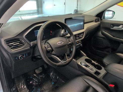 Certified 2023 Ford Escape Platinum AWD/4WD image 10