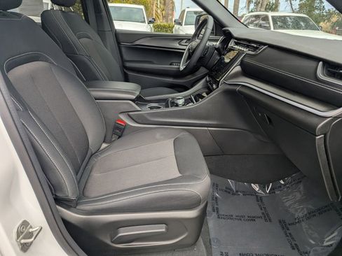 Used 2024 Jeep Grand Cherokee Laredo X w/ Luxury Tech Group I image 10