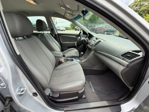 Used 2010 Hyundai Sonata SE FWD image 4