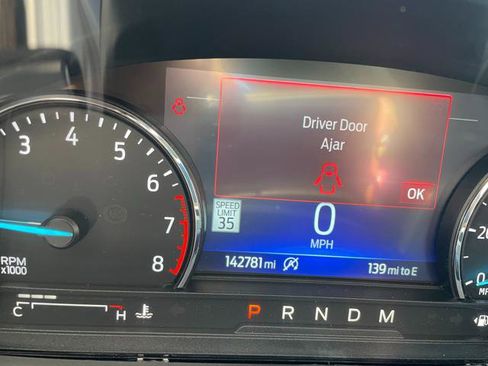 Used 2021 Ford Explorer XLT w/ Equipment Group 202A AWD/4WD image 19